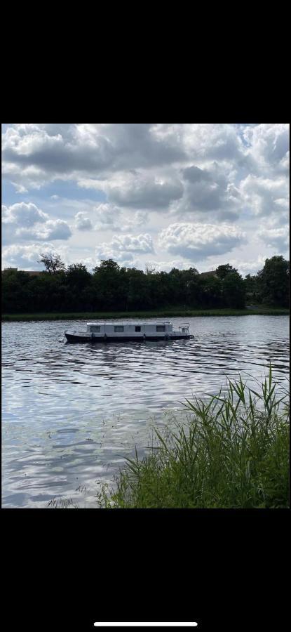 Zouw Hausboat Zakotven -Pouze Ubytovani Roudnice nad Labem Exterior photo