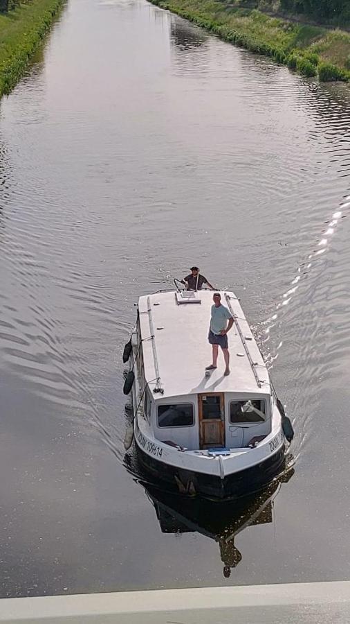 Zouw Hausboat Zakotven -Pouze Ubytovani Roudnice nad Labem Exterior photo