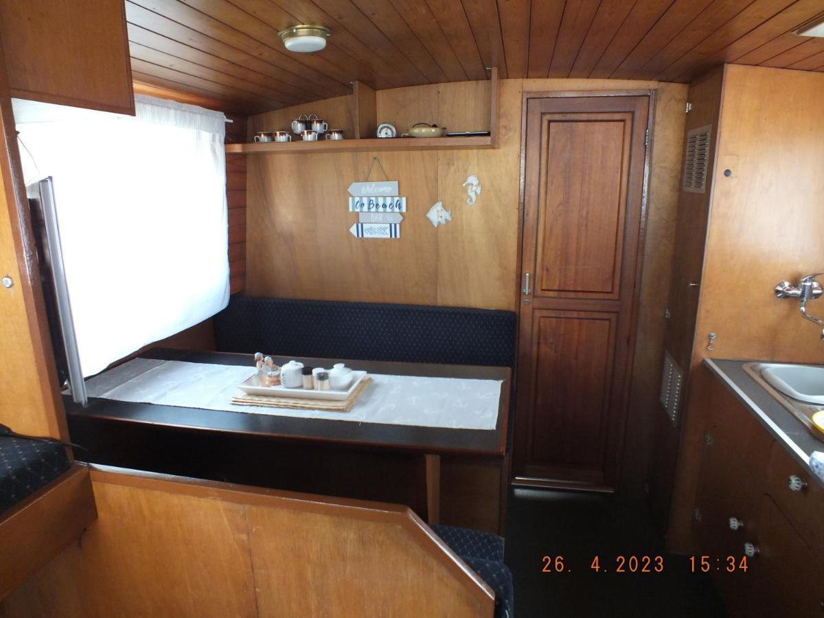 Zouw Hausboat Zakotven -Pouze Ubytovani Roudnice nad Labem Exterior photo
